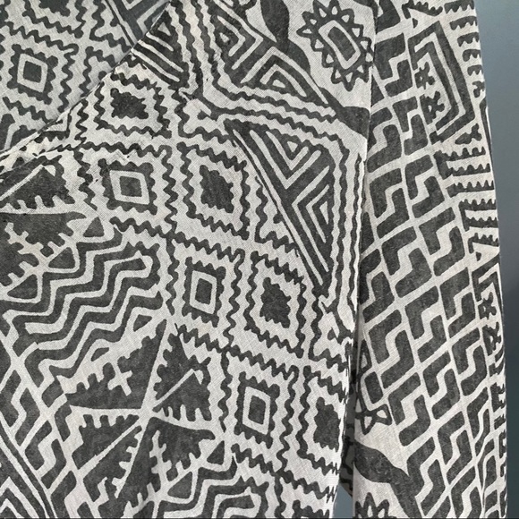 Vintage 1970s Patterned Tie Front Bell Sleeve Top - Picture 5 of 15